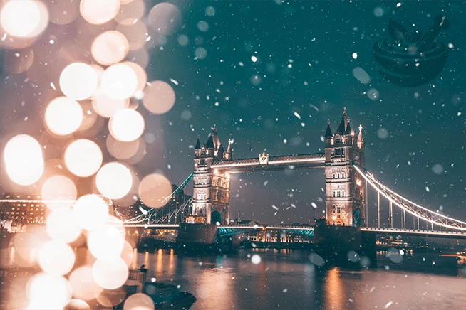 amazing snowfall in london at tower bridge
